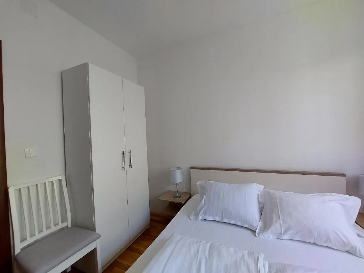 Apartment Davor Malinska